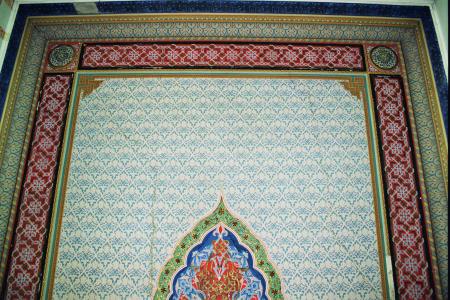 Dekorativna geometrijska poslikava iz mavrske sobe. Foto: Damjan Regoršek 